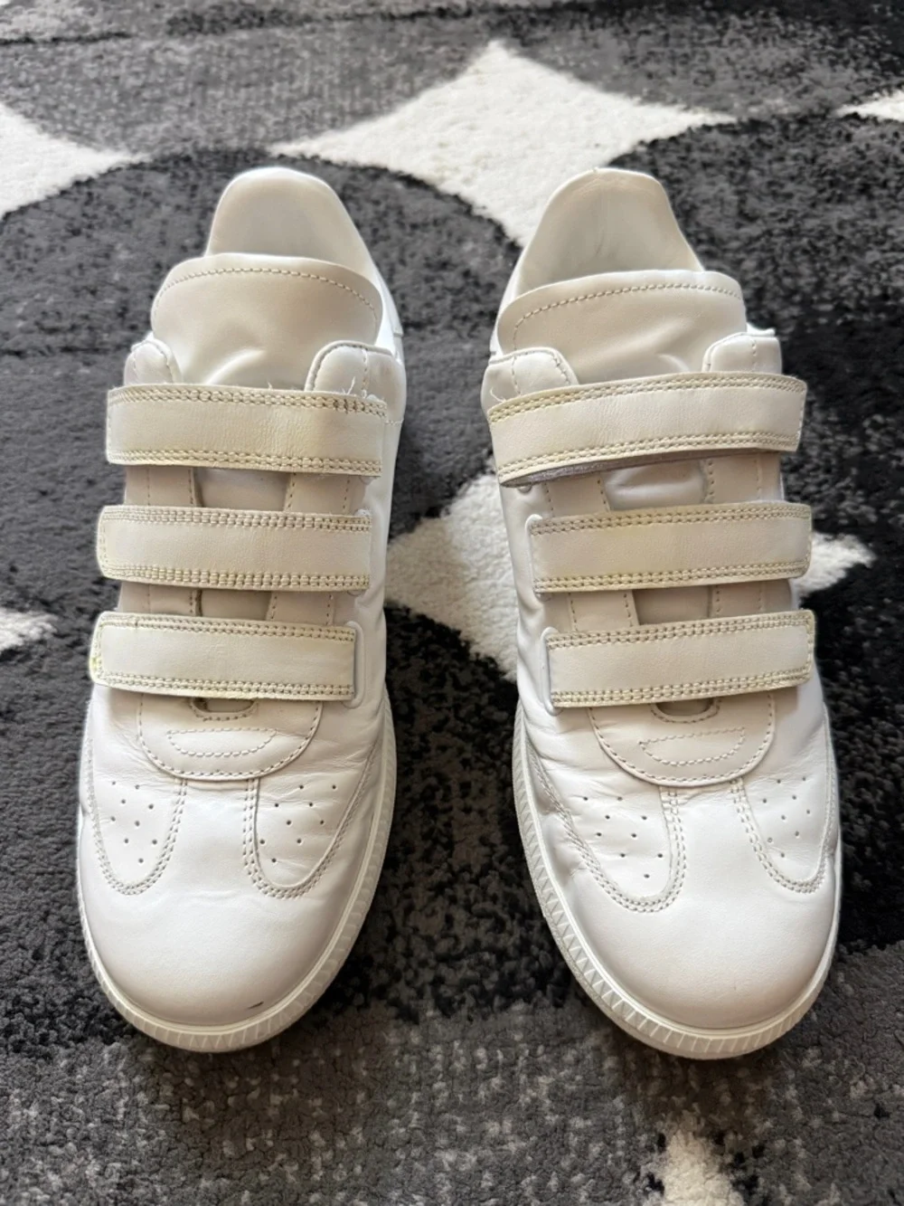 Isabel Marant Beth Low Top Sneaker - Picture 6 of 16